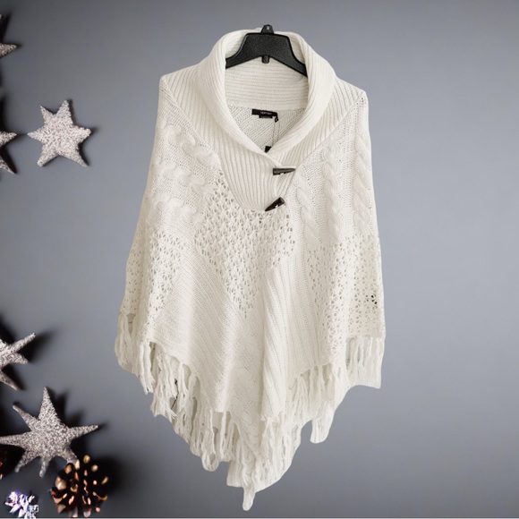 NWT Vertigo Ivory Toggle Poncho with Fringe Trim - Picture 1 of 16